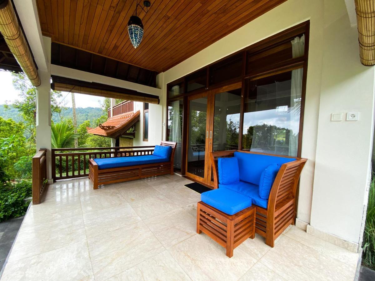 Lesong Hotel And Restaurant Munduk  Exterior photo